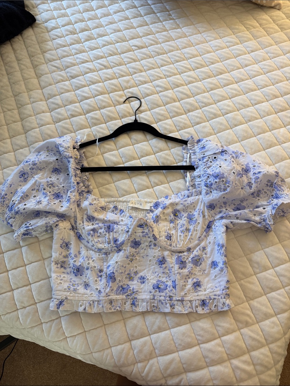 Astr Lavender Blue Floral Puff-Sleeve Crop Top